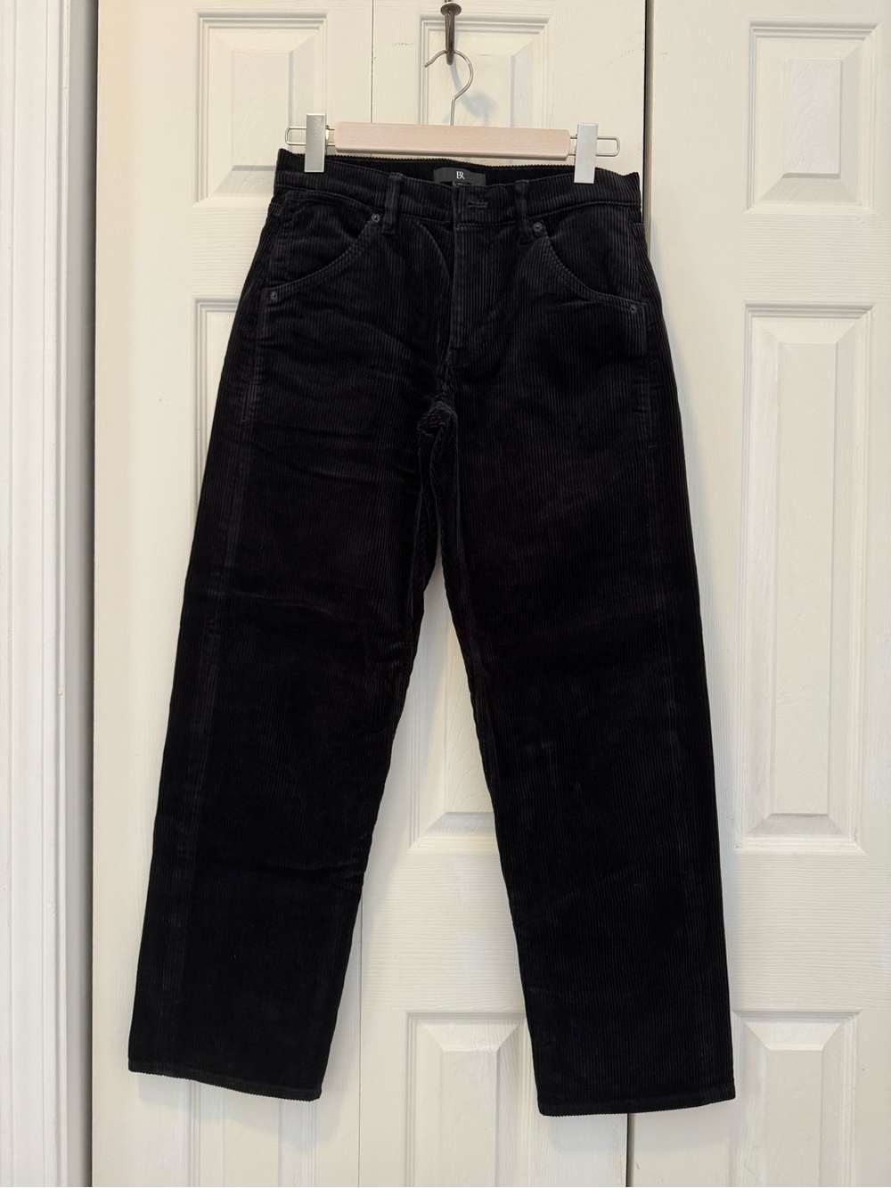 Banana Republic The Slouchy Straight Corduroy Pant in Black (Size 26 Regular).